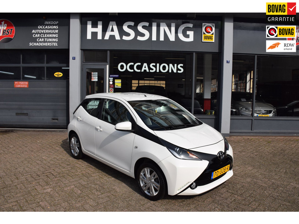 Toyota Aygo 1.0 VVT-i x-now, Led, Blue-tooth, A. uitrij camera, Touch screen, Apple Carplay , lichtmetalen velgen. 51909682-0.jpg | Autobedrijf Hassing