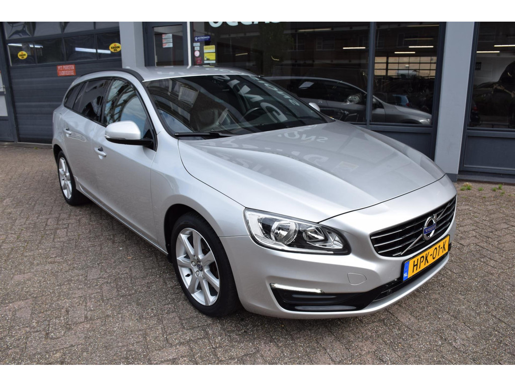 Volvo V60 1.5 T2 Kinetic , Automaat, Navi, PDC voor-achter, Sport lederen stoelen , Cruise contr. Radio-CD, Stoelverwarming. 45405143-0.jpg | Autobedrijf Hassing